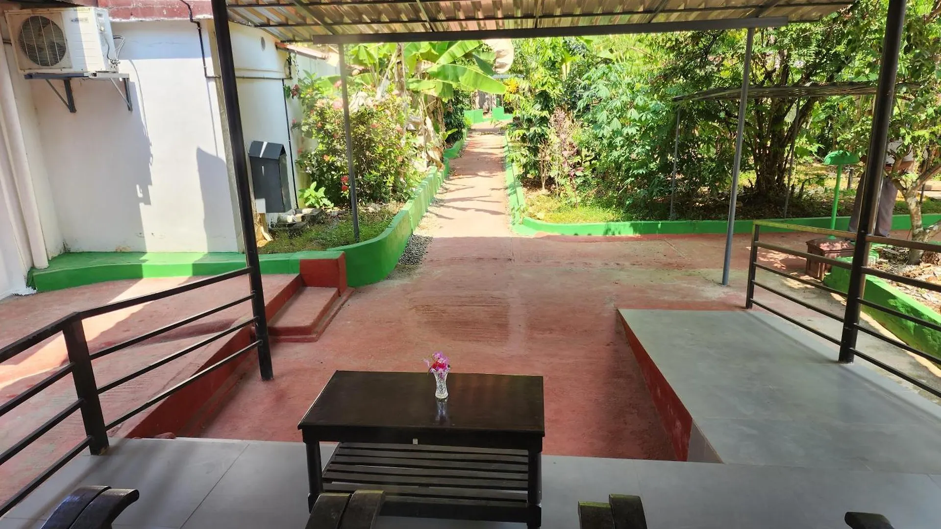 Illikkalam Lakeside Cottages Kumarakom Kerala Hotel